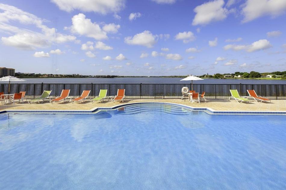 Stunning Condo Near Universal Studios Williamsburg Kültér fotó