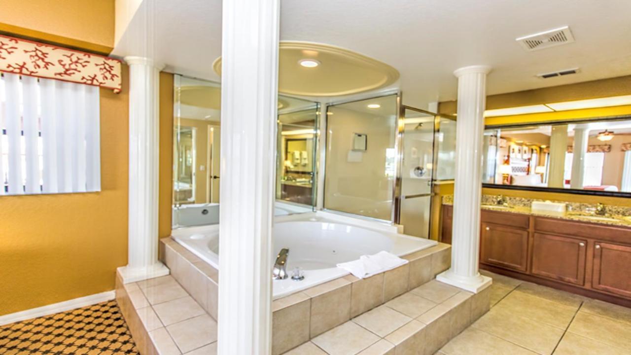Stunning Condo Near Universal Studios Williamsburg Kültér fotó